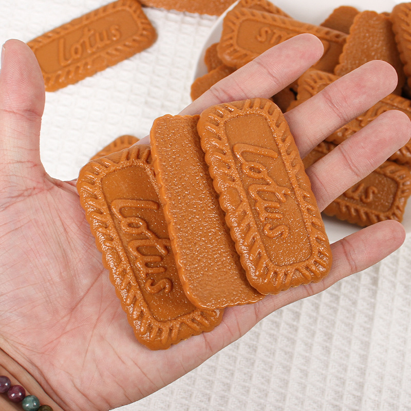 Simulation Cookies Fake Cake A - مراجعة Party Games Graduation وسعره
