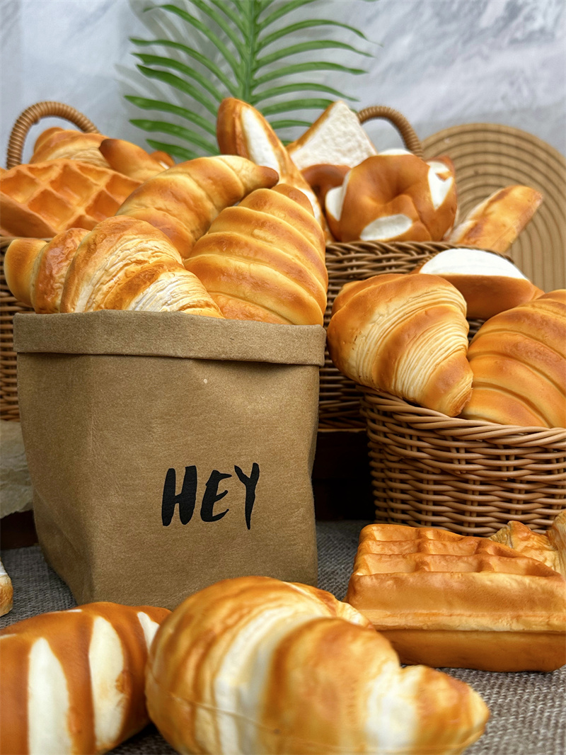 Soft Mini Baguette Model Reali - مراجعة Party Games Graduation وسعره