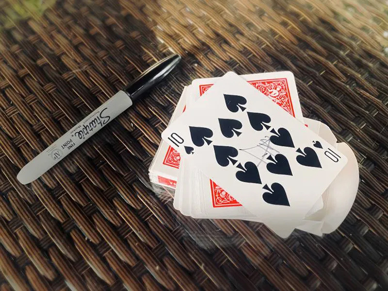 Jumping Signed Card Magic Tric - مراجعة Party Games Easy وسعره
